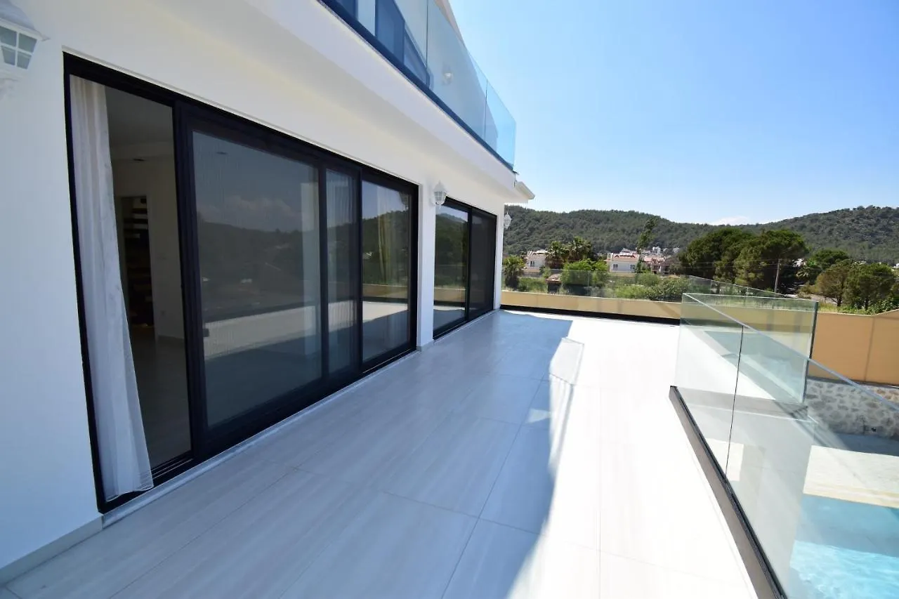 Luxury 4-Bed Villa With Private Pool And Jacuzzi Ovacık