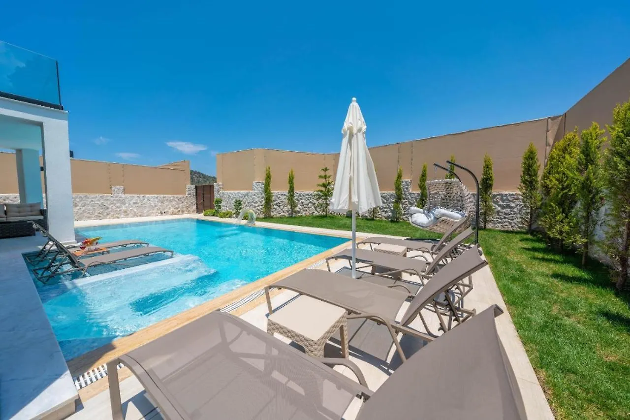 Luxury 4-Bed Villa With Private Pool And Jacuzzi Ovacık Törökország