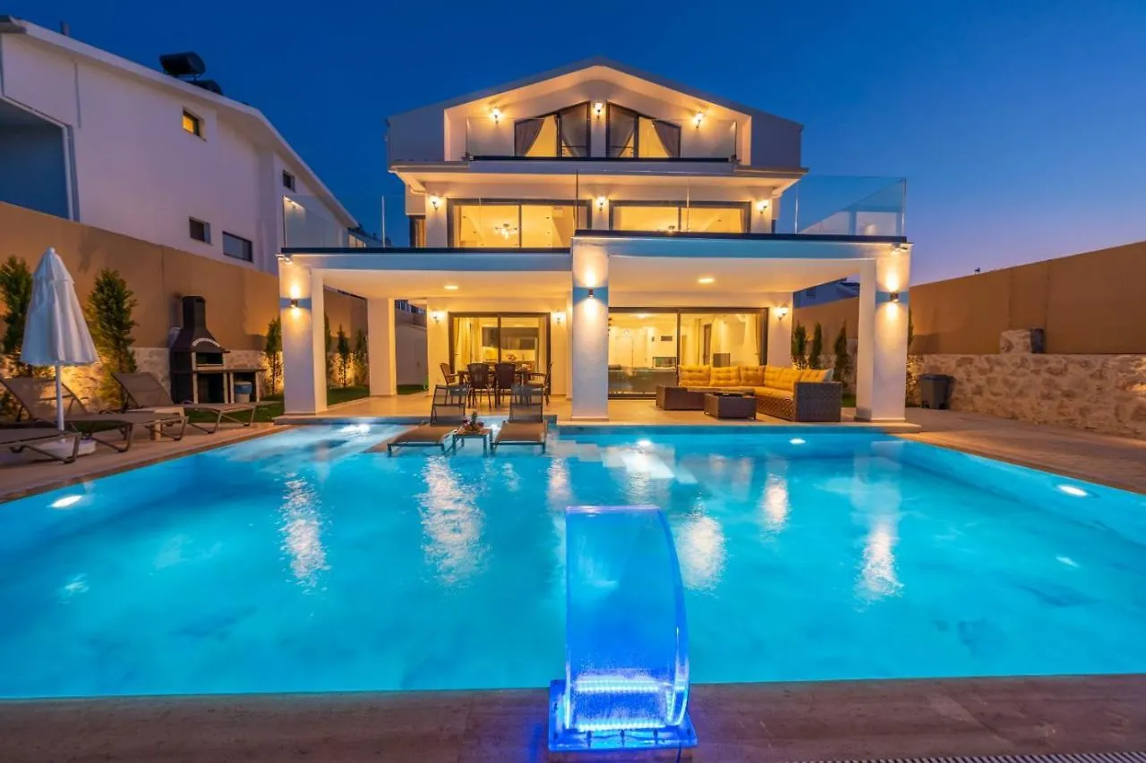 Luxury 4-Bed Villa With Private Pool And Jacuzzi Ovacık 0*,