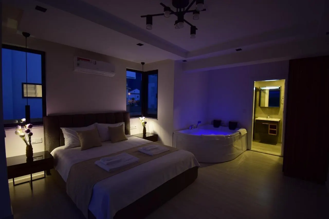 Luxury 4-Bed Villa With Private Pool And Jacuzzi Ovacık